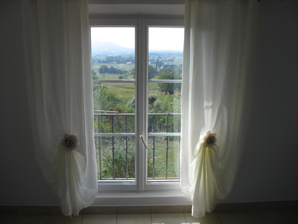 B&B La Cigaline Villedieu  Rum bild
